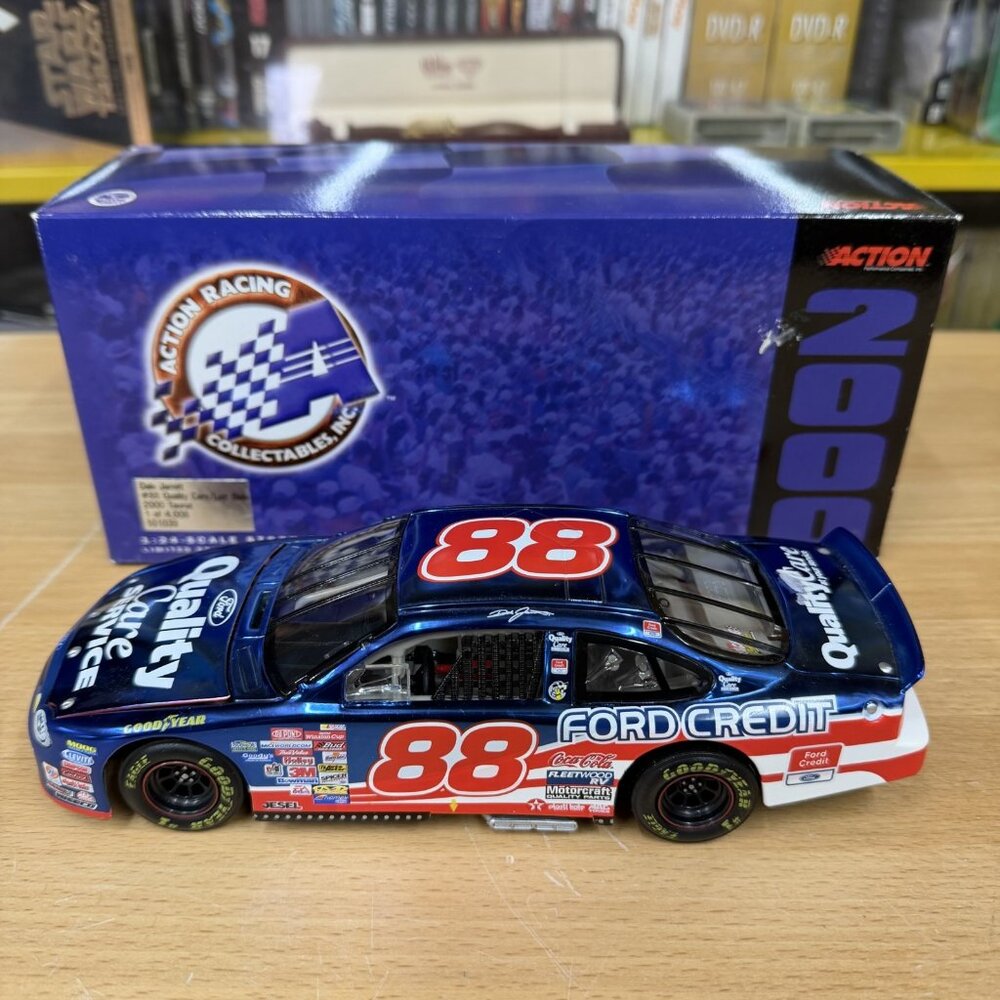 DALE JARRETT 2000 ACTION Ford Taurus 1:24 BANK #88 QUALITY CARE LAST RIDE 1/4008